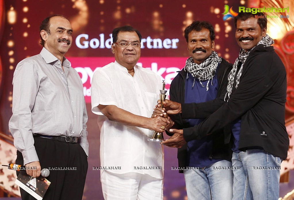 Celebs at CineMAA Awards 2015