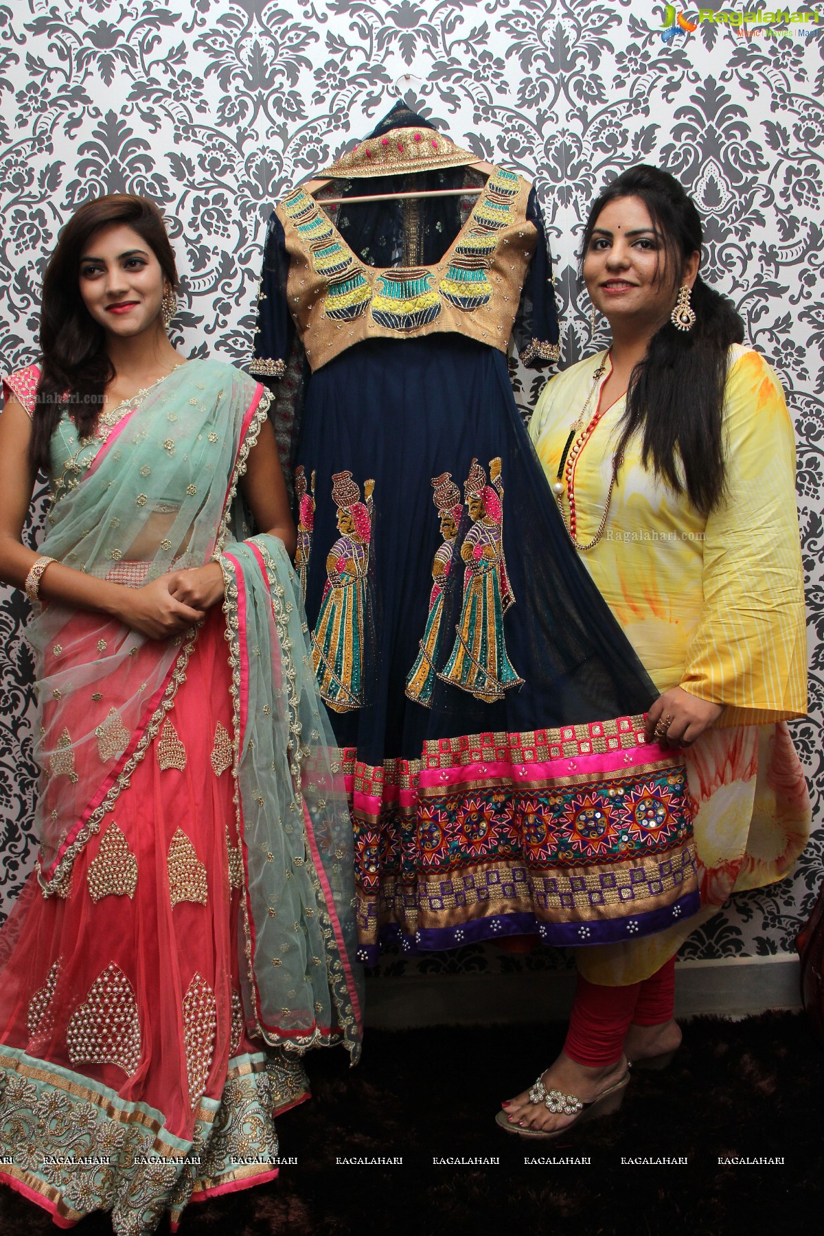 Designer Sony Reddy showcases Akarshana and celebrated her grand success of 'Bangalore Fashion Week'
