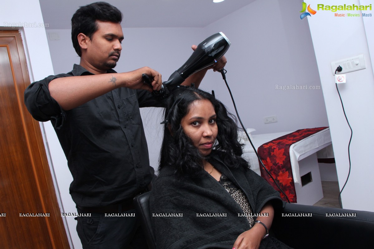 Neha Deshpande inagurates Essensuals by Toni and Guy, Hyderabad