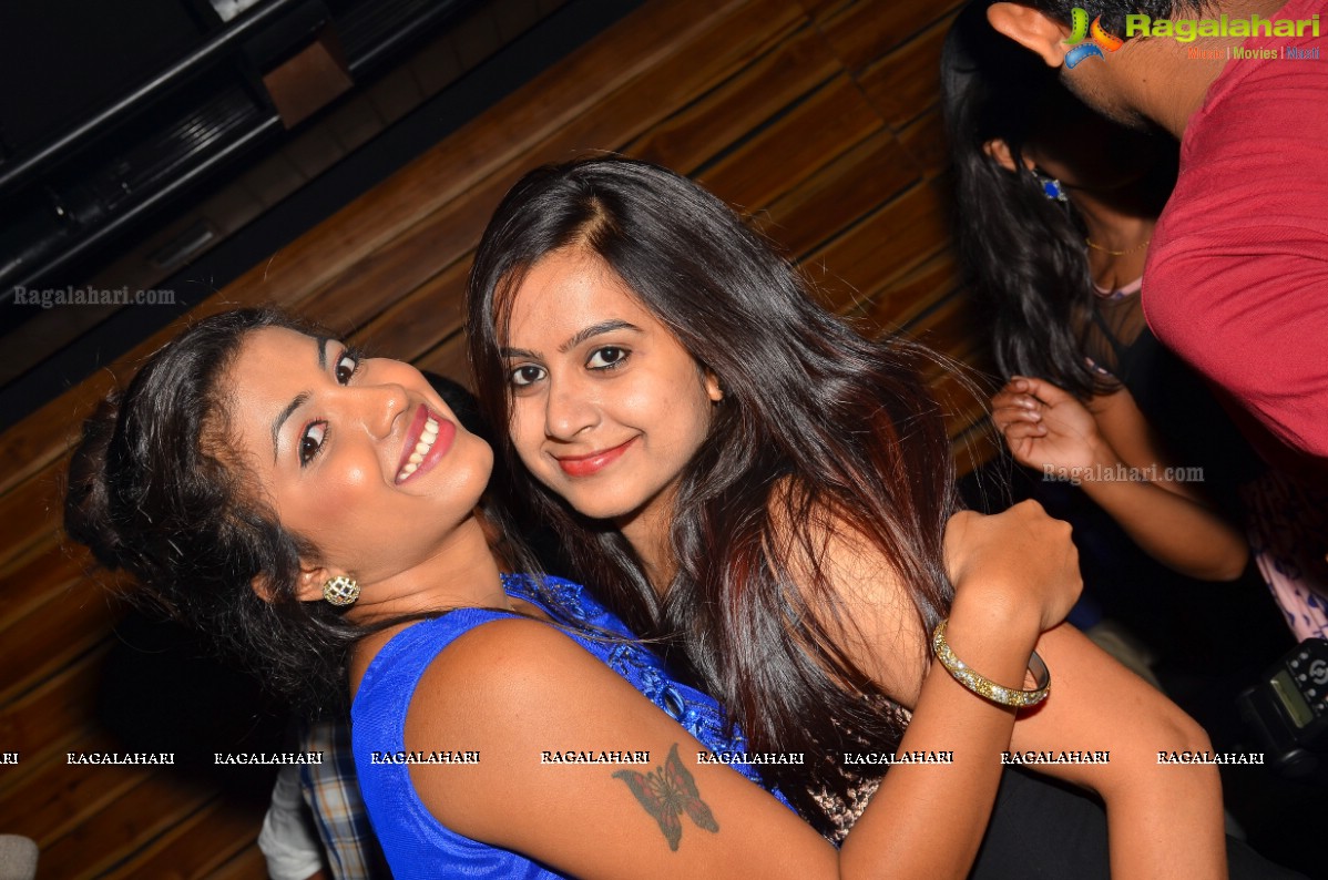 Geethanjali Thasya Birthday Bash 2015 at Liquids