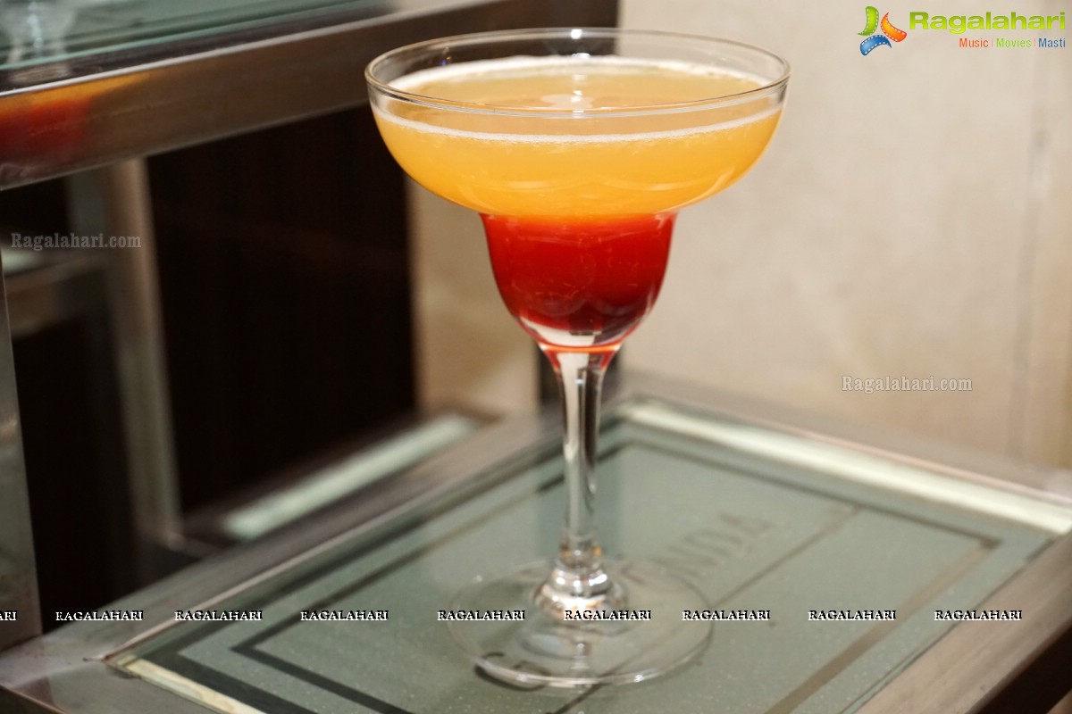 Sunday Cruise Brunch at The Melange, Golkonda Hotel