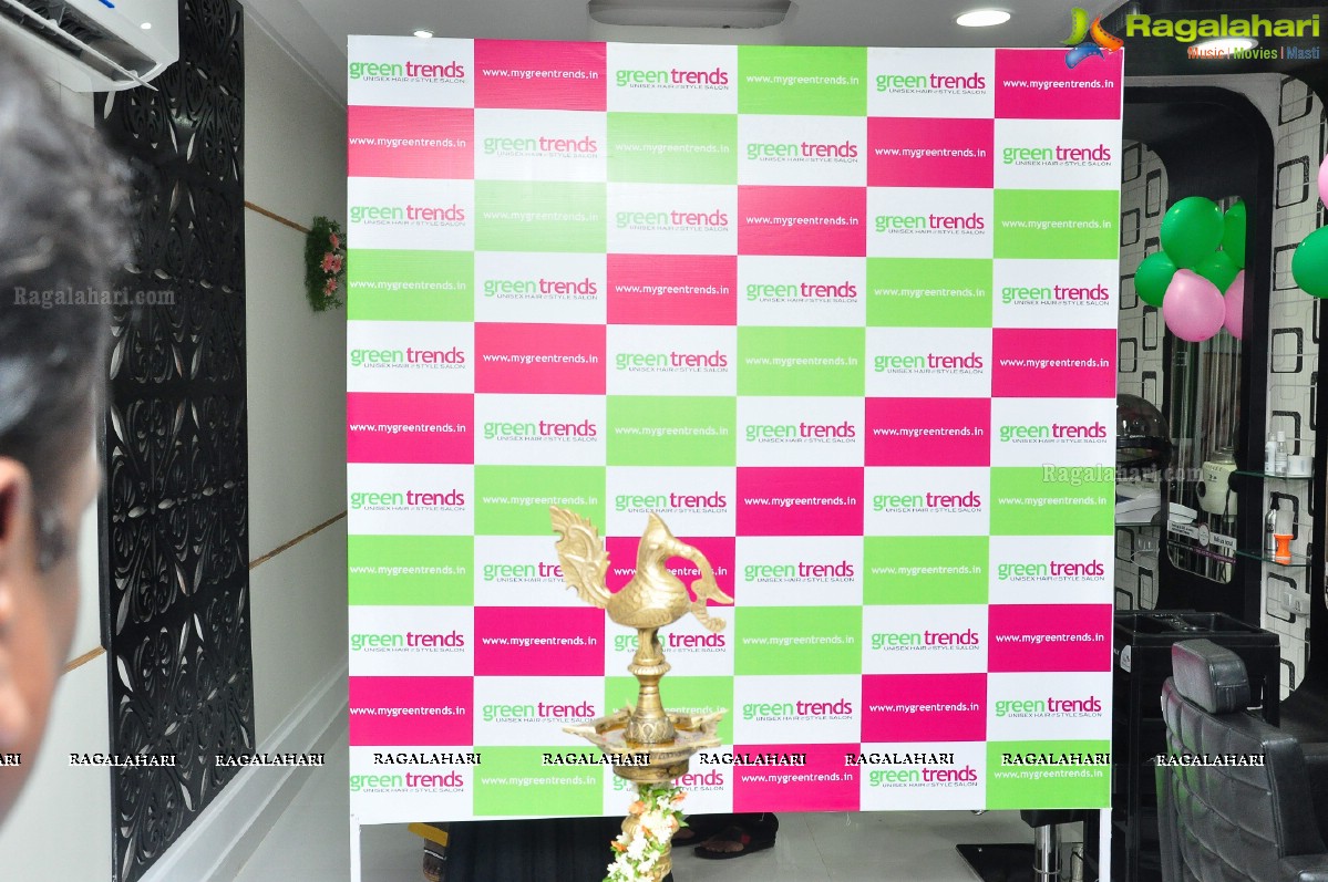 Poonam Kaur launches Green Trends 261st Salon in Boduppal, Hyderabad