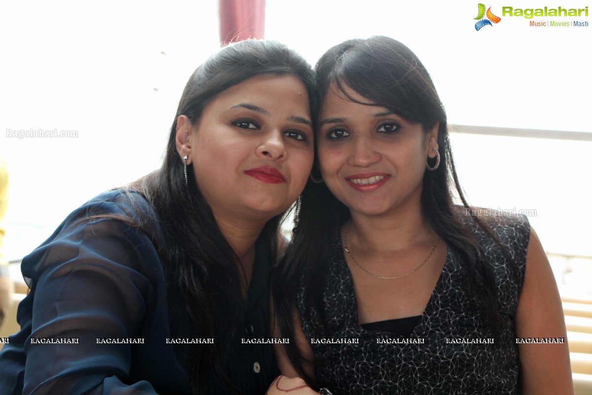 Party Hosted by Gunjan Kadakia and Vishal Naredi at OTM Sundowner, Hyderabad