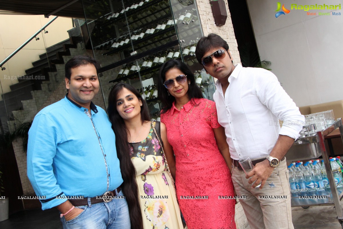 Party Hosted by Gunjan Kadakia and Vishal Naredi at OTM Sundowner, Hyderabad