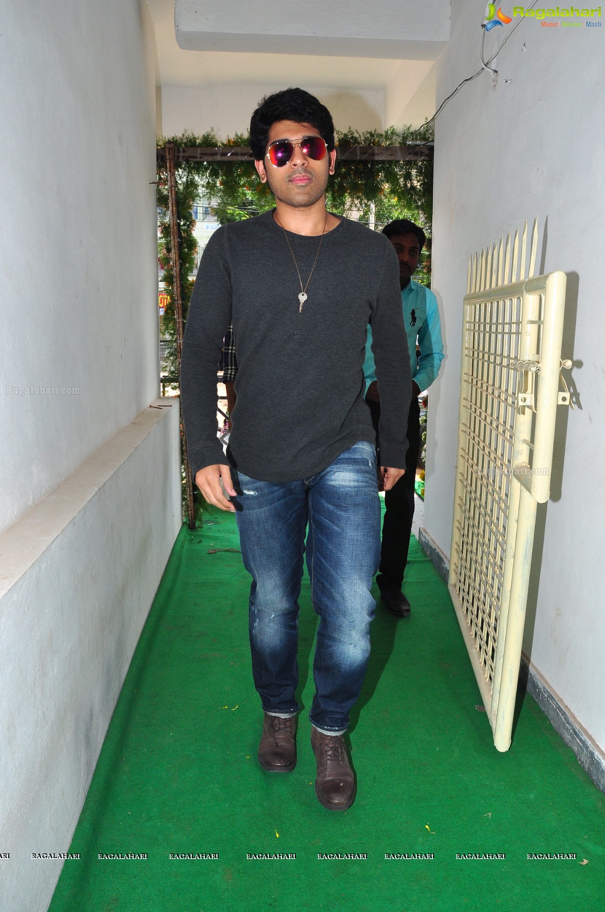 Allu Sirish launches Lush Salon