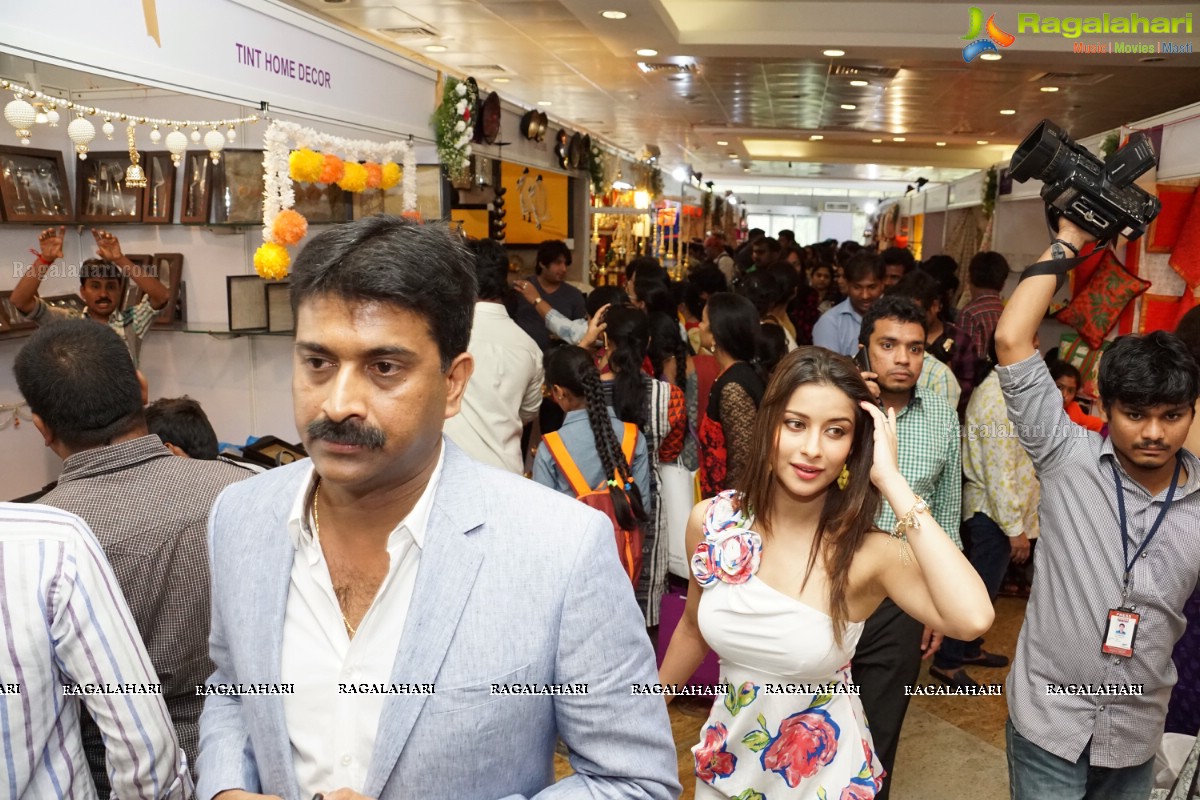 Madhurima launches Hi-Life - Luxury Designer Exhibition at Novotel, HICC (July 2015)