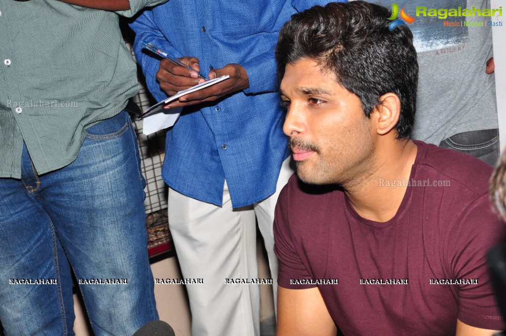 Allu Arjun meets 3 Cancer Children at Make A Wish Foundation, Hyderabad