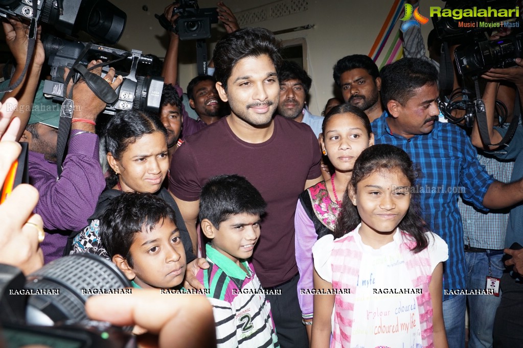 Allu Arjun meets 3 Cancer Children at Make A Wish Foundation, Hyderabad