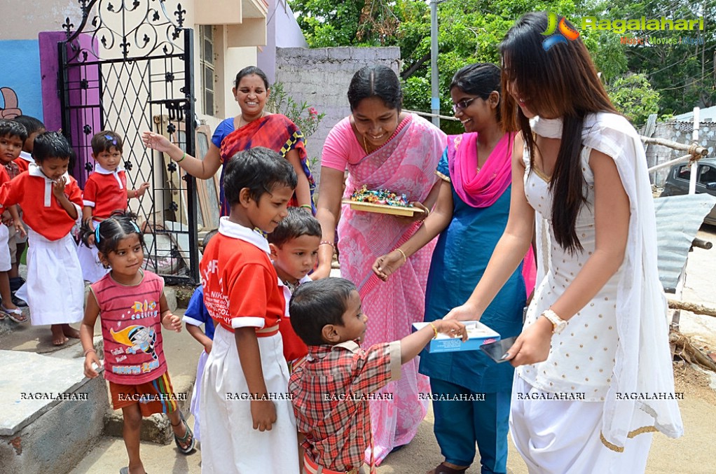 Manali Rathod celebrates her birthday with Orphanage Students
