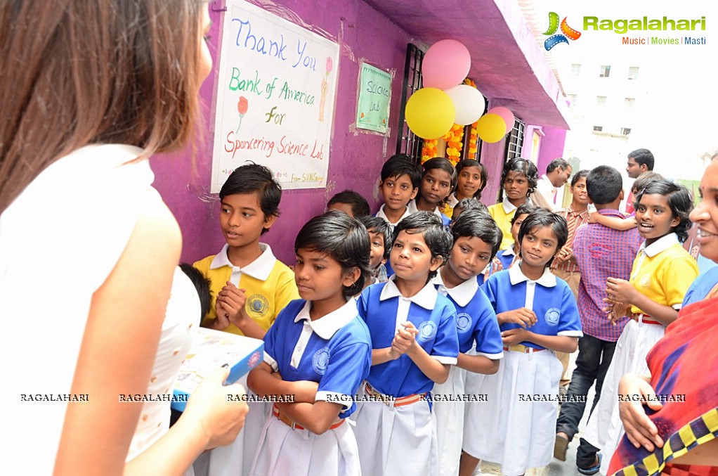 Manali Rathod celebrates her birthday with Orphanage Students