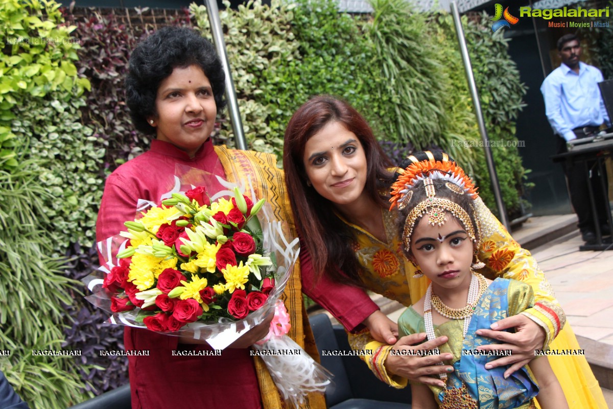 Mansi Gulatis Yoga and Mindfulness Book Launch at The Park