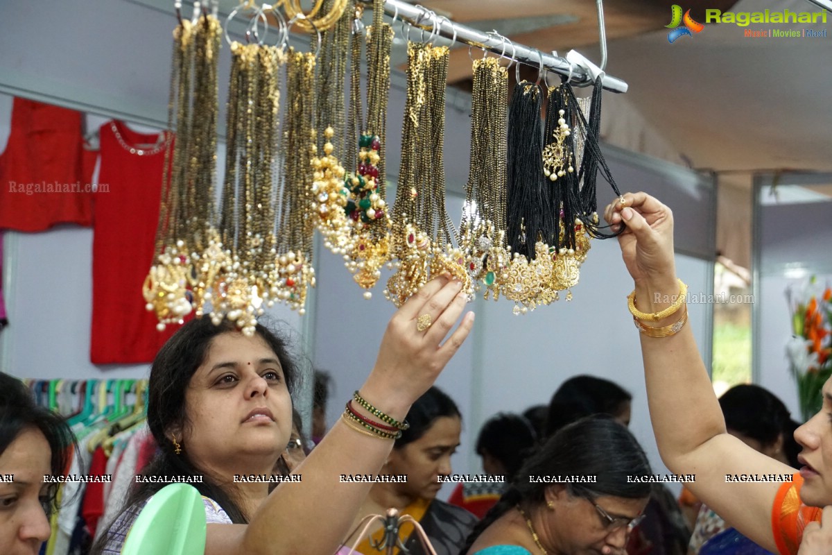 Parinaya Wedding Fair Exhibtion Cum Sale at Sri Satya Sai Nigamagamam