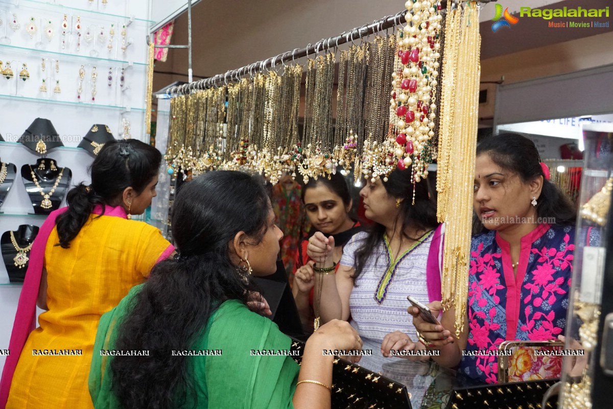 Parinaya Wedding Fair Exhibtion Cum Sale at Sri Satya Sai Nigamagamam