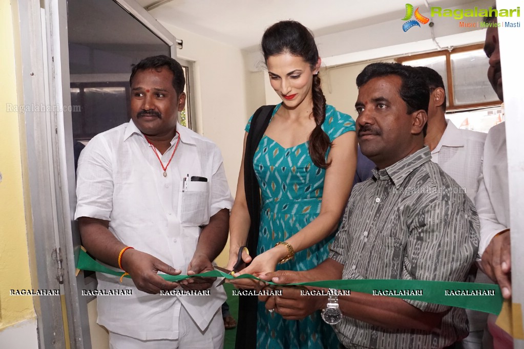 Shilpa Reddy inaugurates Pochampally IKAT Art Mela