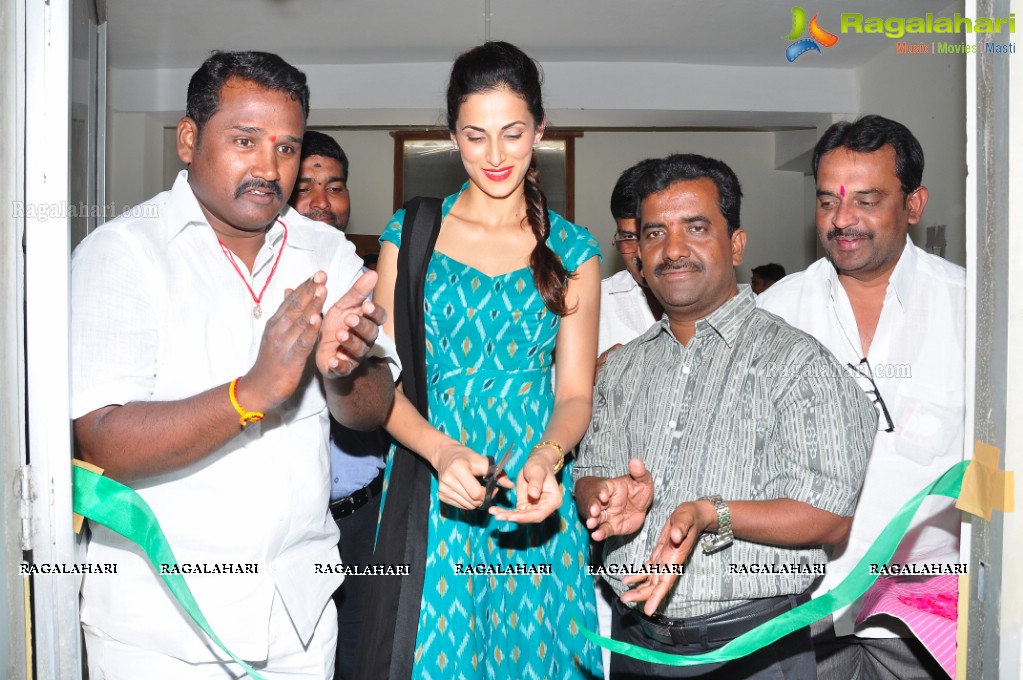 Shilpa Reddy inaugurates Pochampally IKAT Art Mela