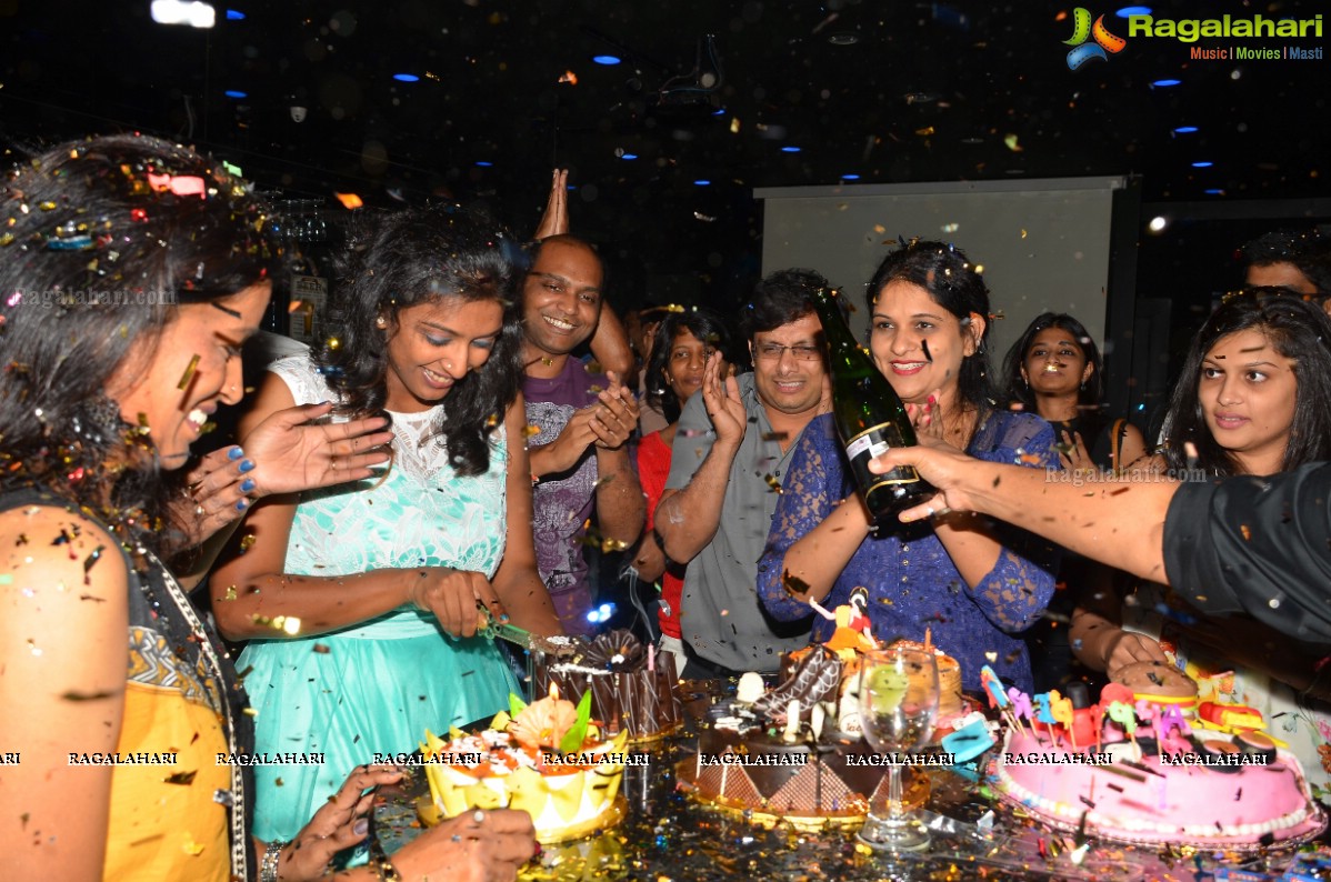 Rajeshwari Sainath - Vyshnavie Sainath Birthday Bash 2015 at Tap Quench Bar, Hyderabad