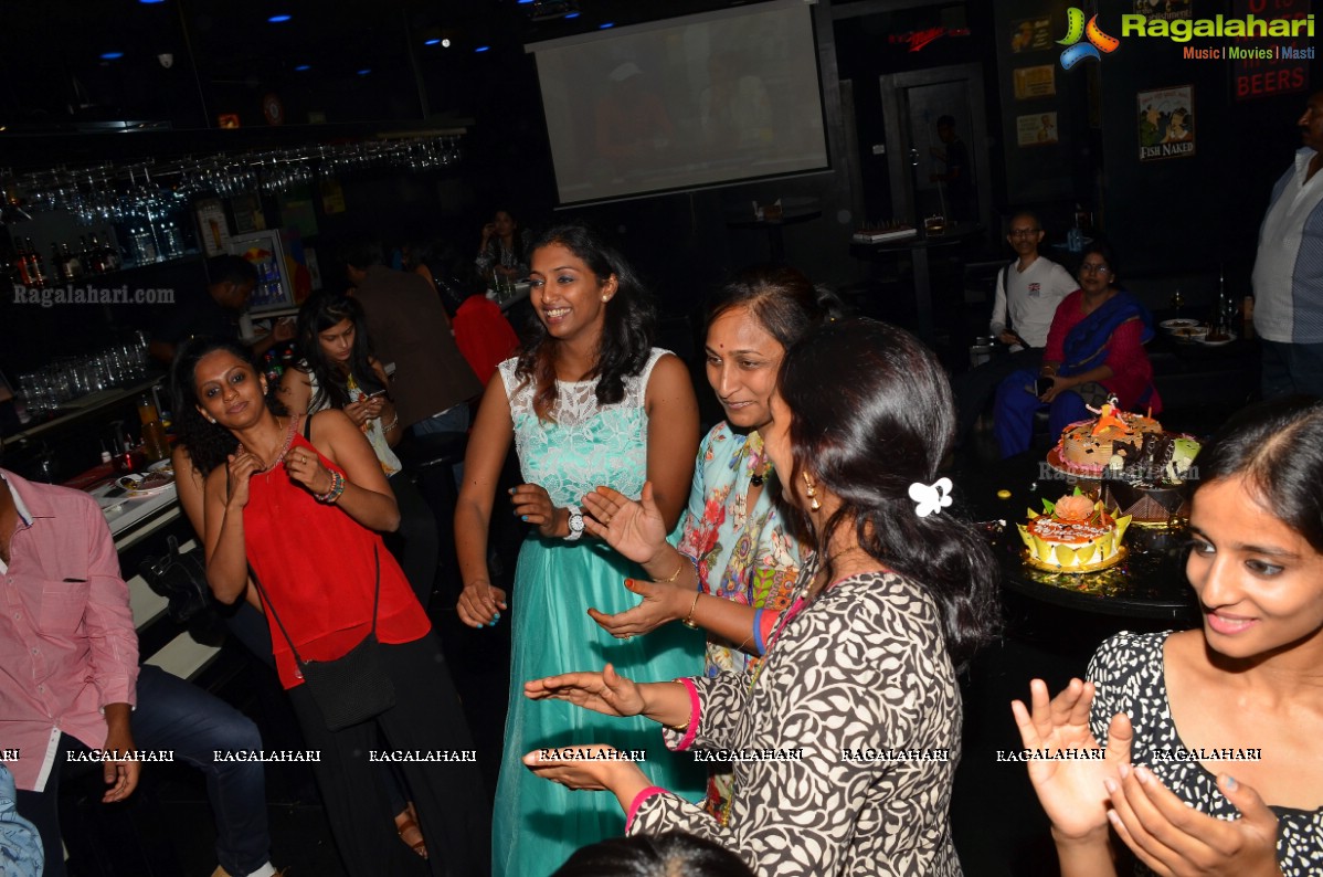 Rajeshwari Sainath - Vyshnavie Sainath Birthday Bash 2015 at Tap Quench Bar, Hyderabad