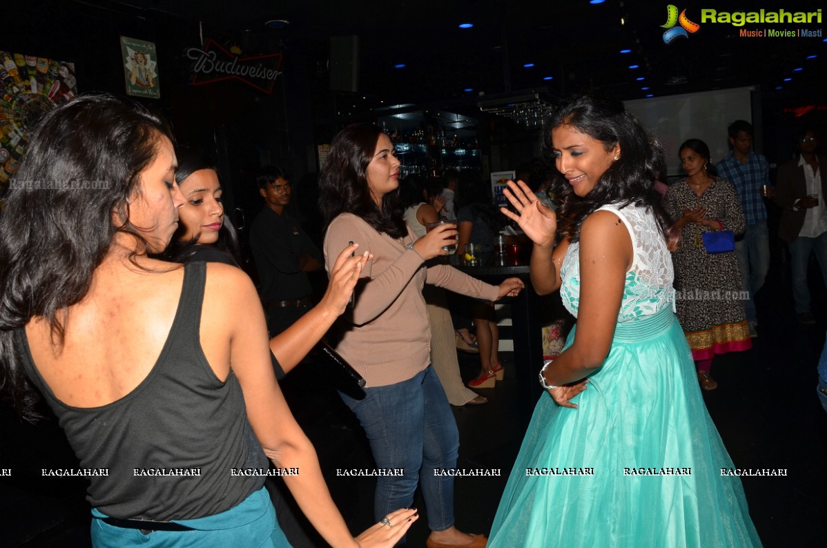 Rajeshwari Sainath - Vyshnavie Sainath Birthday Bash 2015 at Tap Quench Bar, Hyderabad