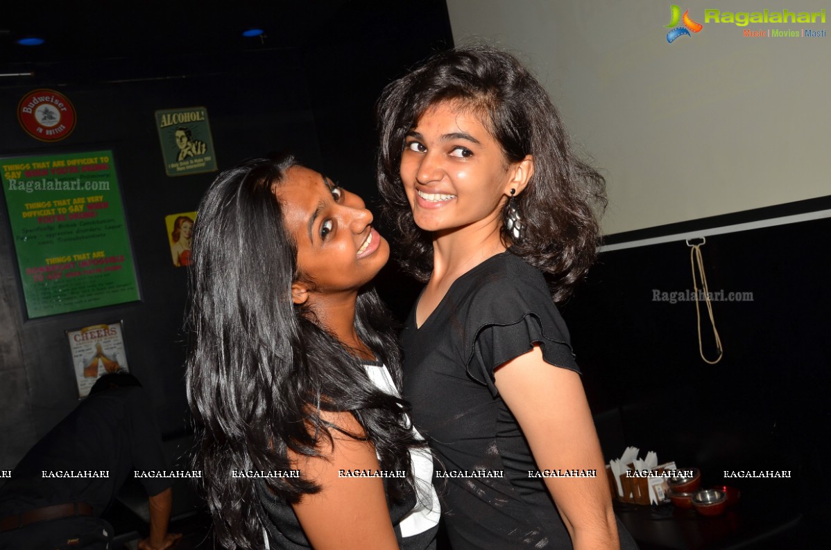 Rajeshwari Sainath - Vyshnavie Sainath Birthday Bash 2015 at Tap Quench Bar, Hyderabad