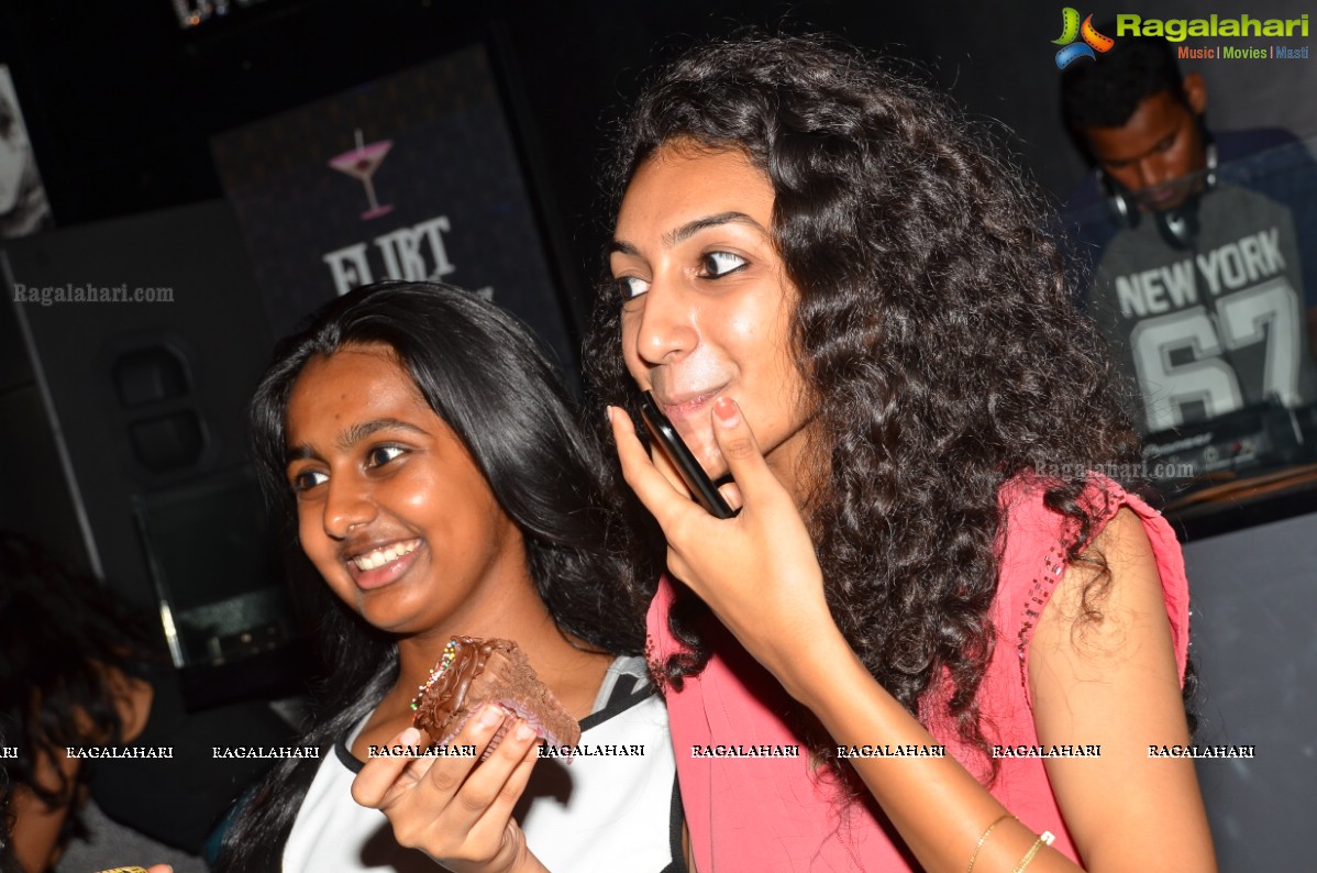 Rajeshwari Sainath - Vyshnavie Sainath Birthday Bash 2015 at Tap Quench Bar, Hyderabad