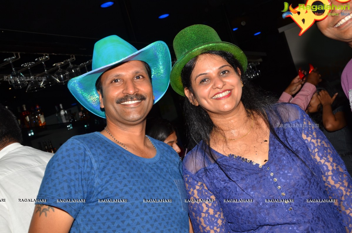 Rajeshwari Sainath - Vyshnavie Sainath Birthday Bash 2015 at Tap Quench Bar, Hyderabad