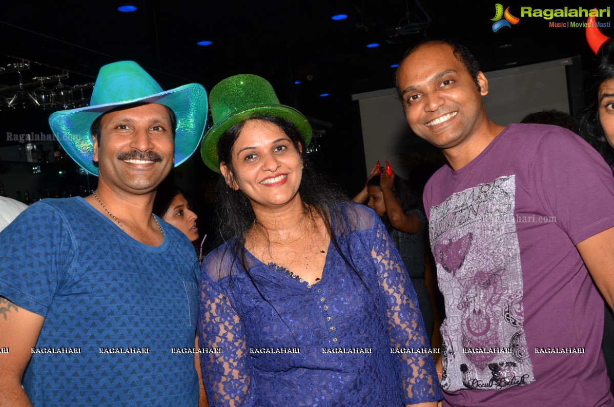 Rajeshwari Sainath - Vyshnavie Sainath Birthday Bash 2015 at Tap Quench Bar, Hyderabad