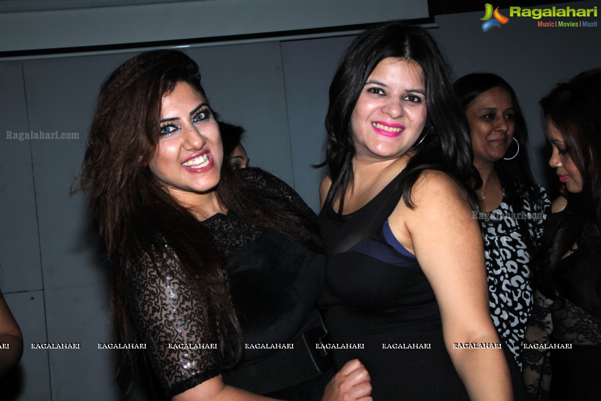 Shazia Bakal Shariff Birthday Bash 2015 at Liquids, Hyderabad