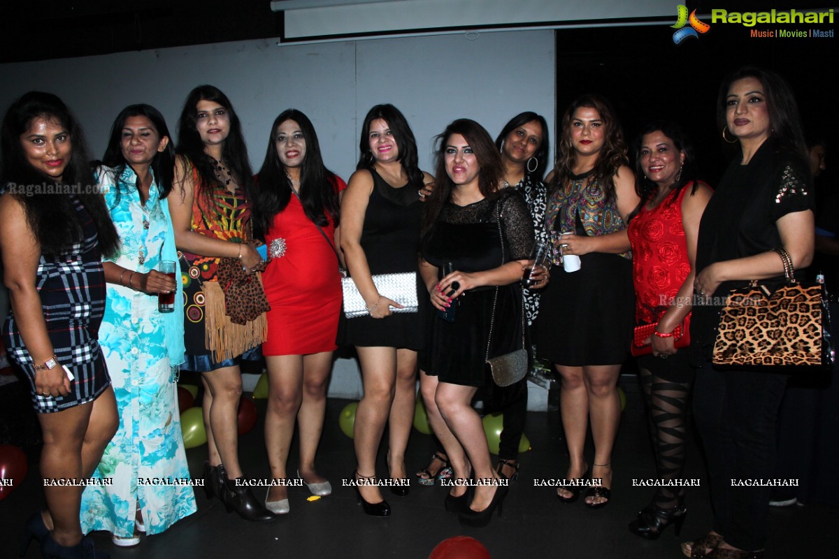 Shazia Bakal Shariff Birthday Bash 2015 at Liquids, Hyderabad