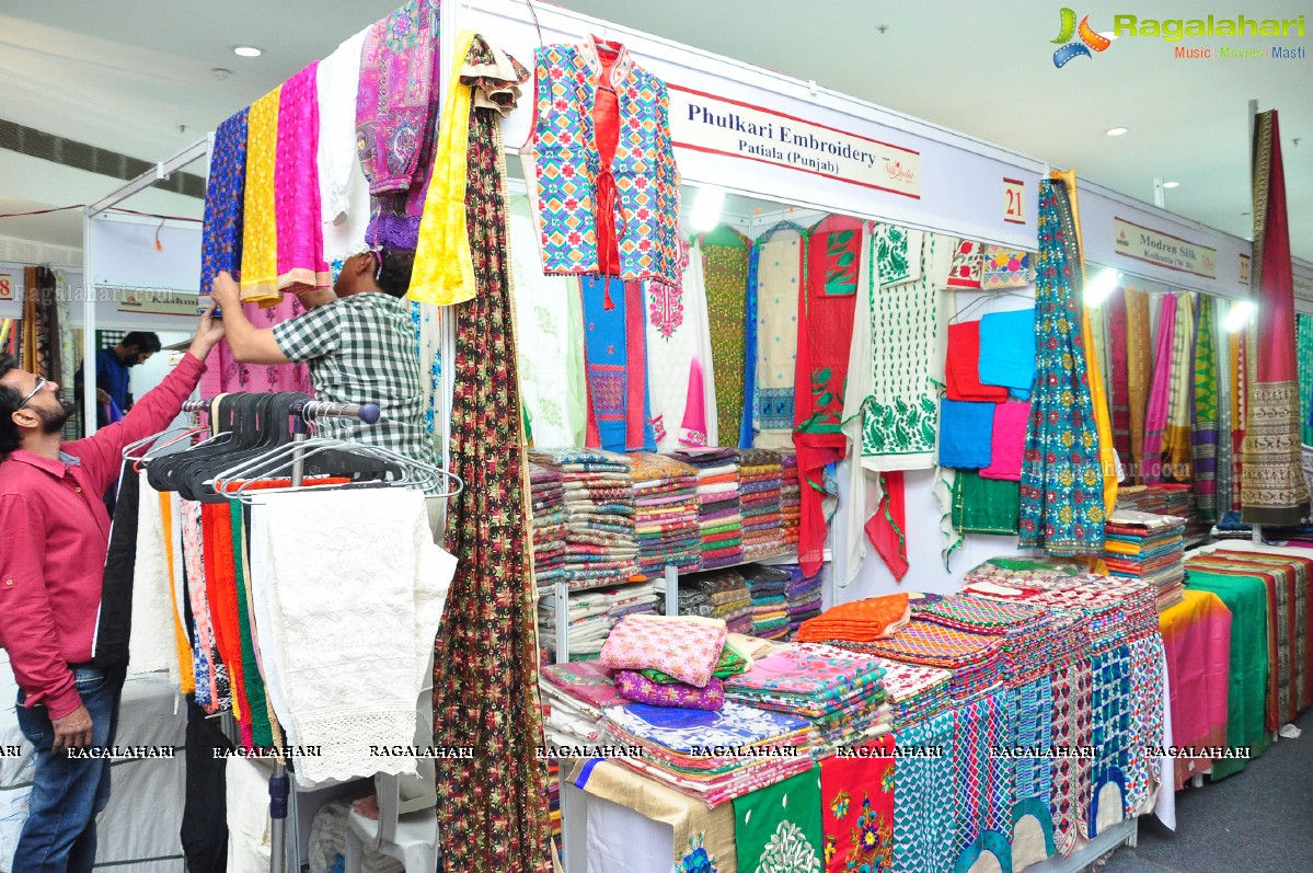 Bina Mehta launches Silk India Expo at Shilpakala Vedika, Hyderabad