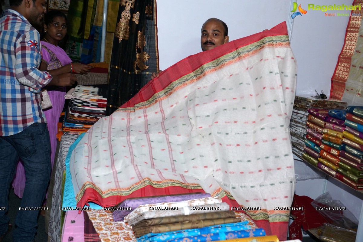 Bina Mehta launches Silk India Expo at Shilpakala Vedika, Hyderabad