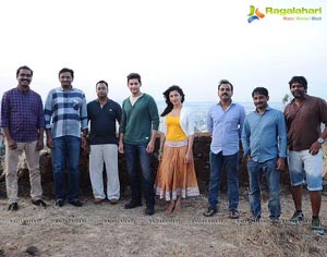 Srimanthudu Working Stills