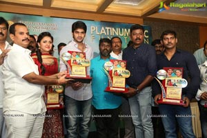 Nee Jathaleka Platinum Disc