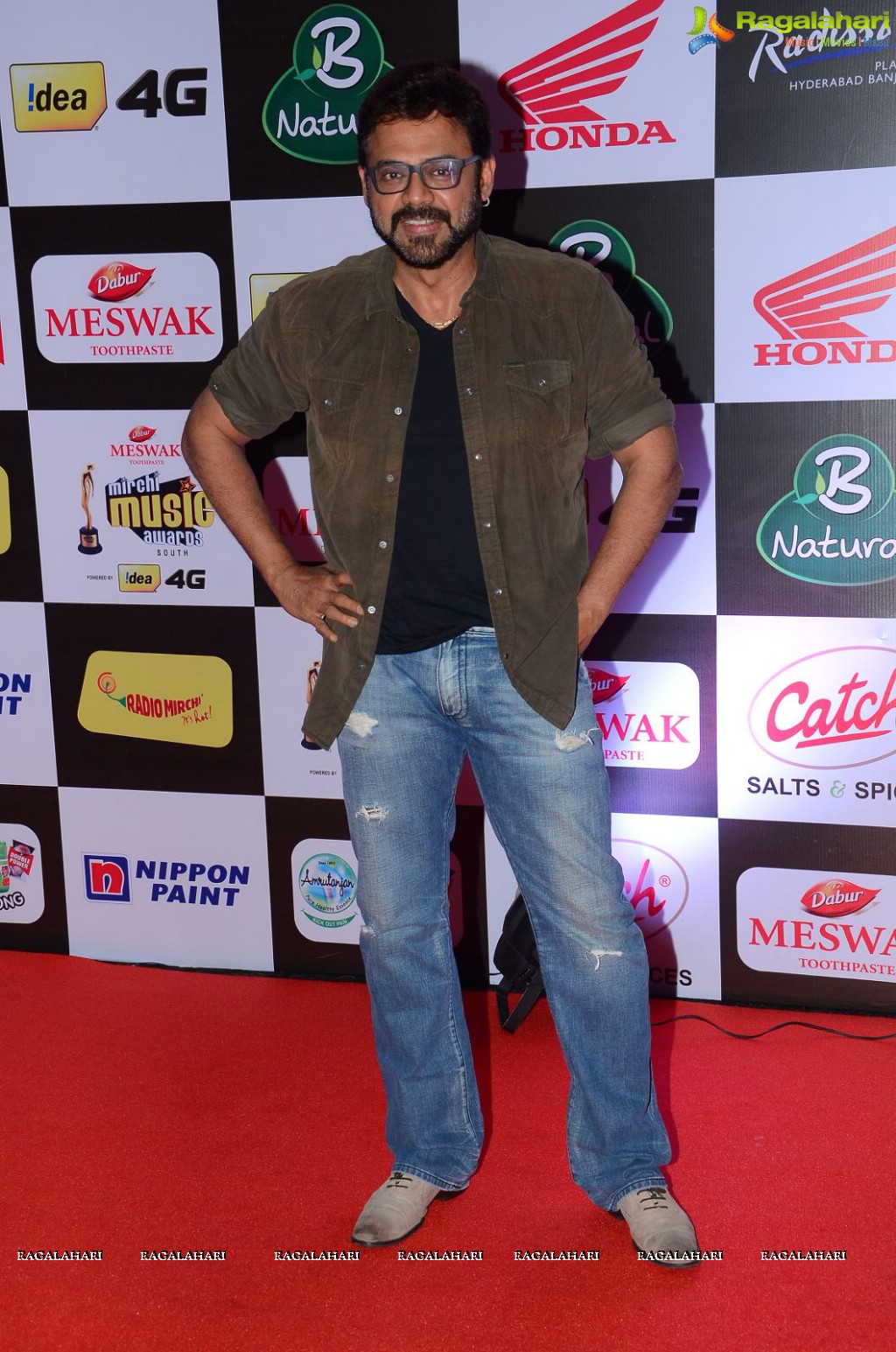 Celebrities at Mirchi Music Awards South 2015 (Set 1)