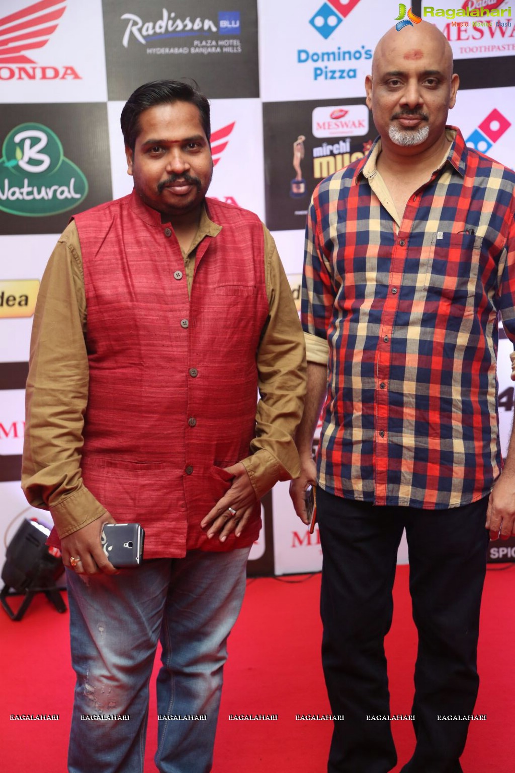 Celebrities at Mirchi Music Awards South 2015 (Set 1)