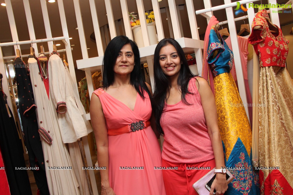 Fashion Collection Showcase by Nishankh Sainani, RaniPink Studio, Vedika Jhunjhunwala and Esha Sethi Thirani at Angasutra, Hyderabad