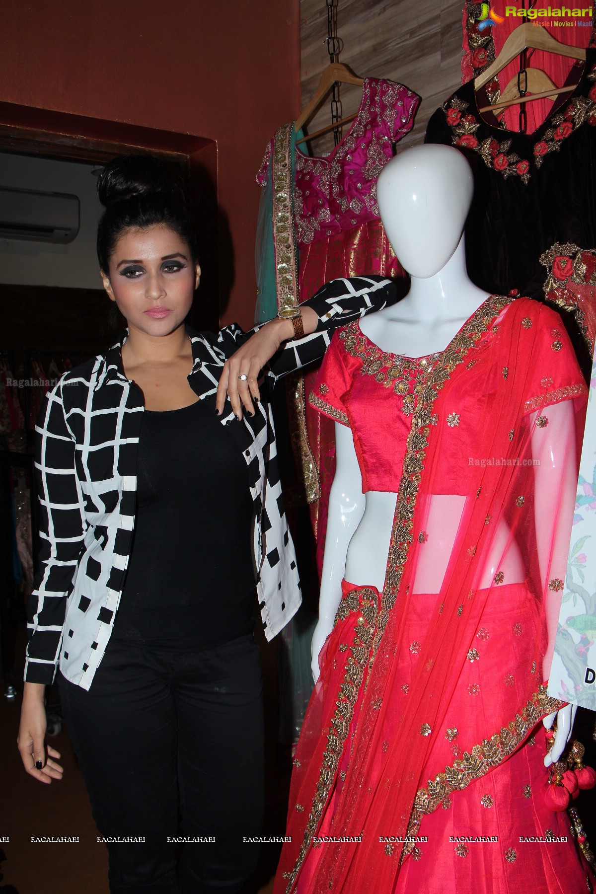 Mannara Chopra launches 'Floral Flaunsica' - Designer Radhika's Collection  at VR Pitara, Hyderabad