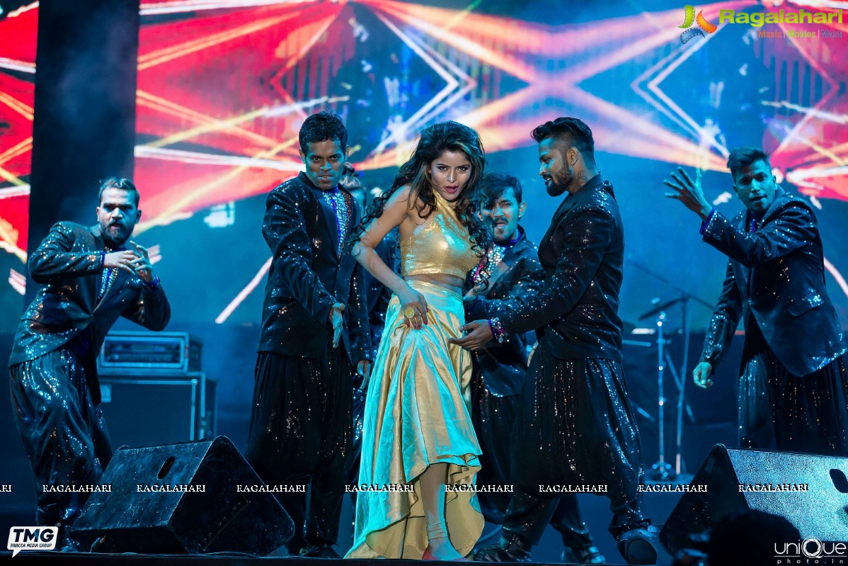 Gehana Vasisth Dance Performance at Juhu Club, Mumbai