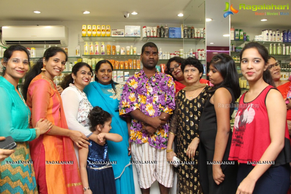 Ashwini and Bithiri Sathi launches Habibs Hair & Beauty Salon at Kothapet, Hyderabad