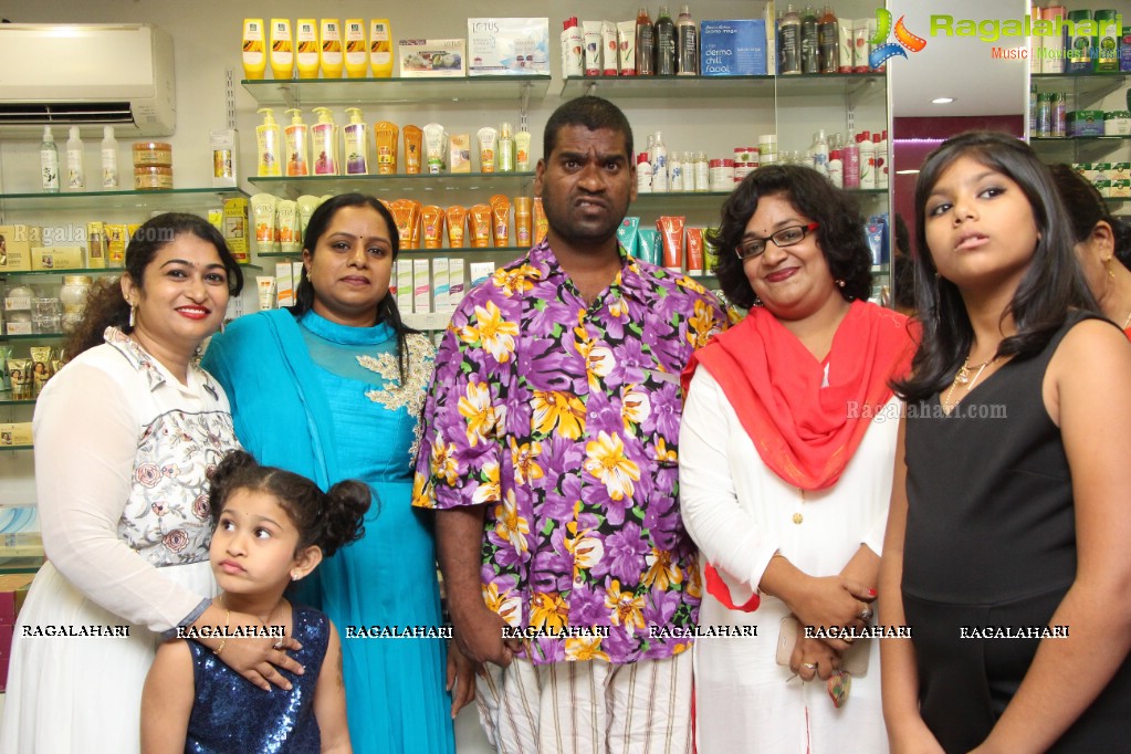 Ashwini and Bithiri Sathi launches Habibs Hair & Beauty Salon at Kothapet, Hyderabad