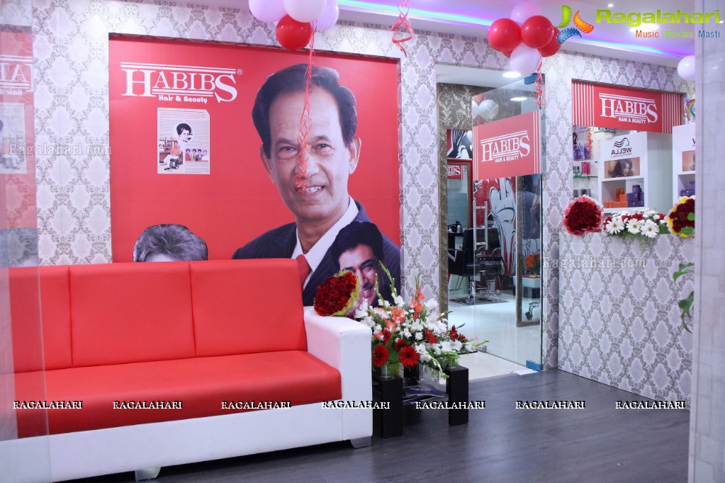 Ashwini and Bithiri Sathi launches Habibs Hair & Beauty Salon at Kothapet, Hyderabad