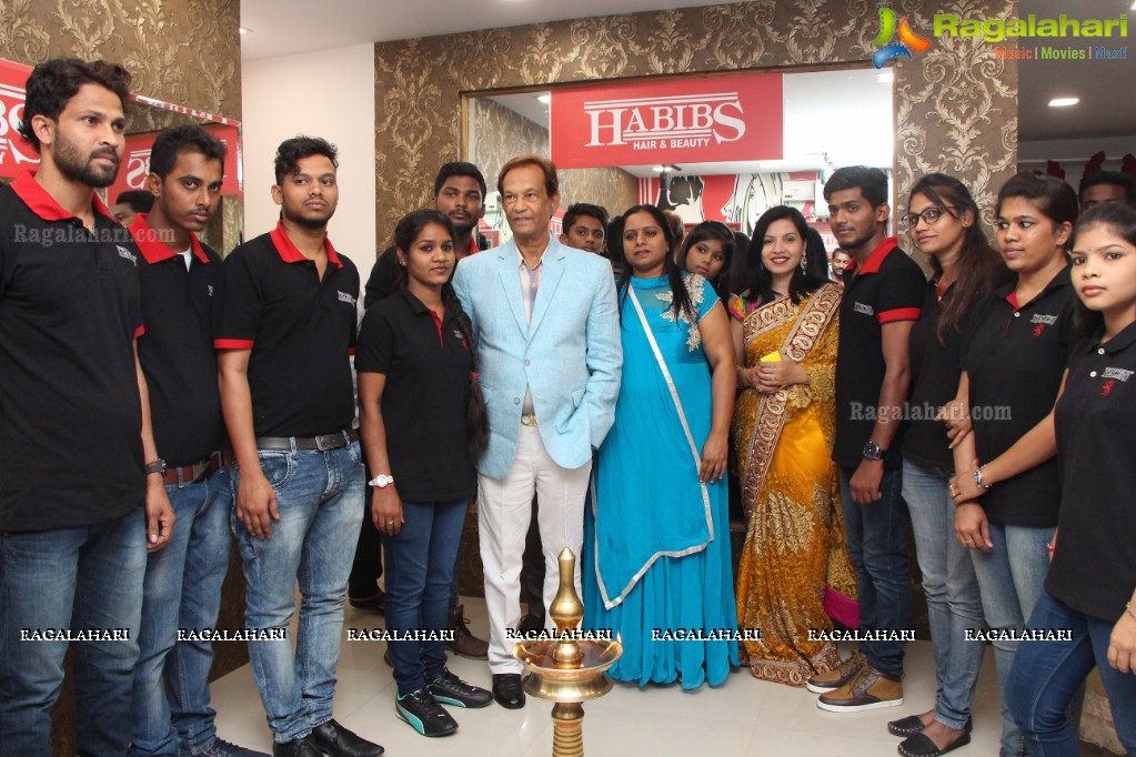 Ashwini and Bithiri Sathi launches Habibs Hair & Beauty Salon at Kothapet, Hyderabad