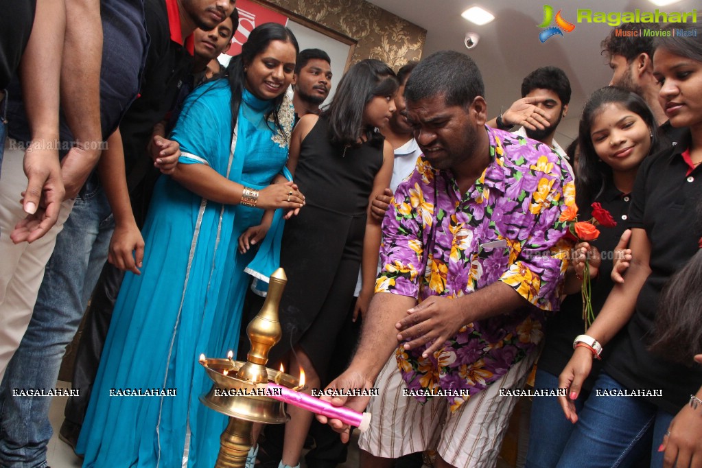 Ashwini and Bithiri Sathi launches Habibs Hair & Beauty Salon at Kothapet, Hyderabad