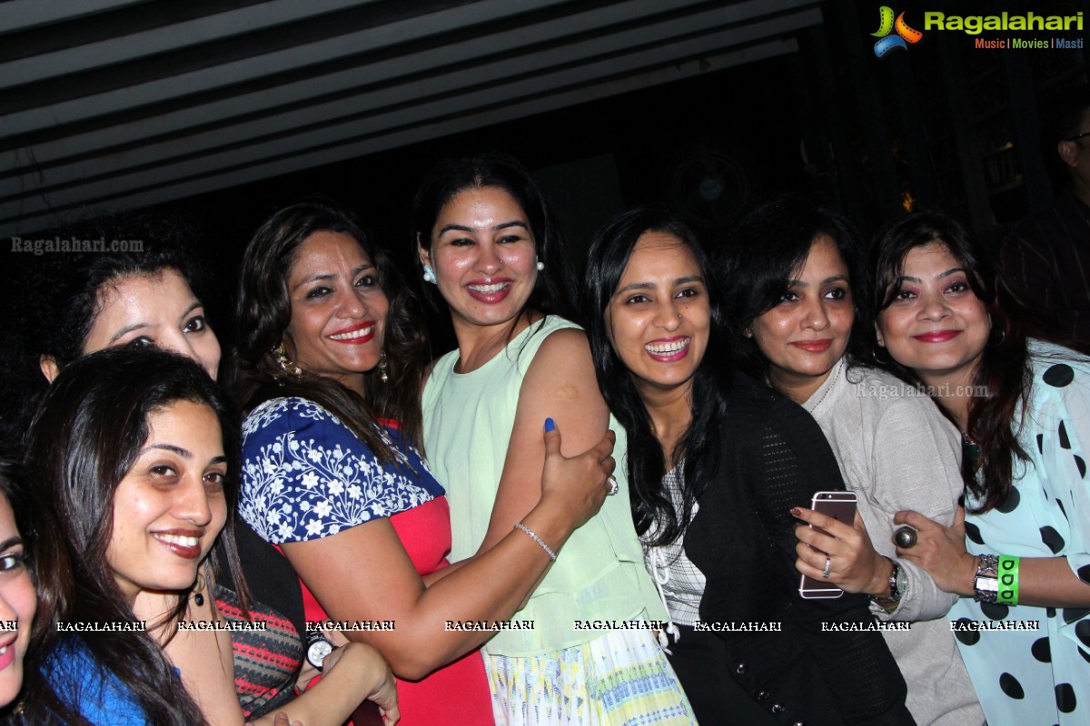 Harish-Hema Maheswari 22nd Anniversary Celebrations at Air Lounge