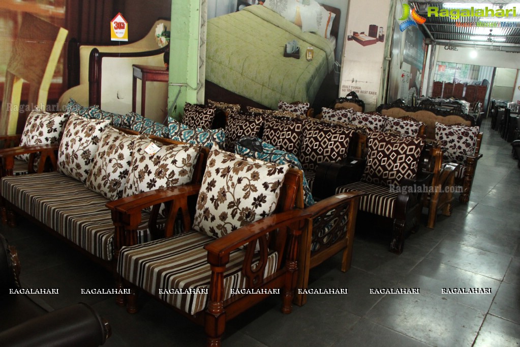 Sony Charishta launches Special Furniture at Lepakshi Furniture and Interiors