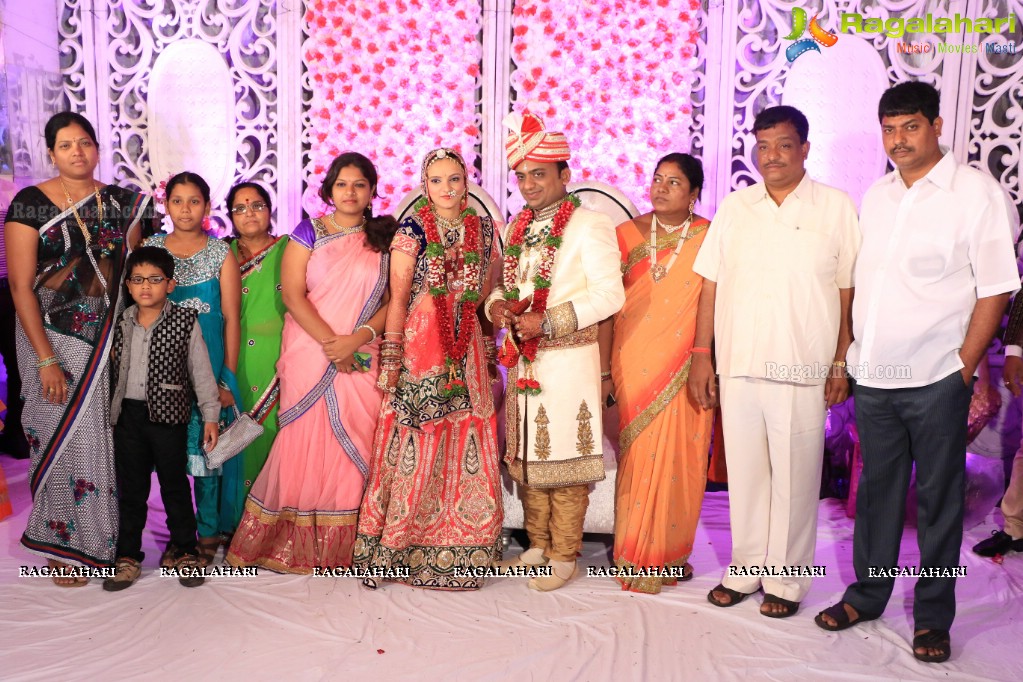 Grand Reception of Mohit Bung-Payal at Mayfair Convention, Hyderabad