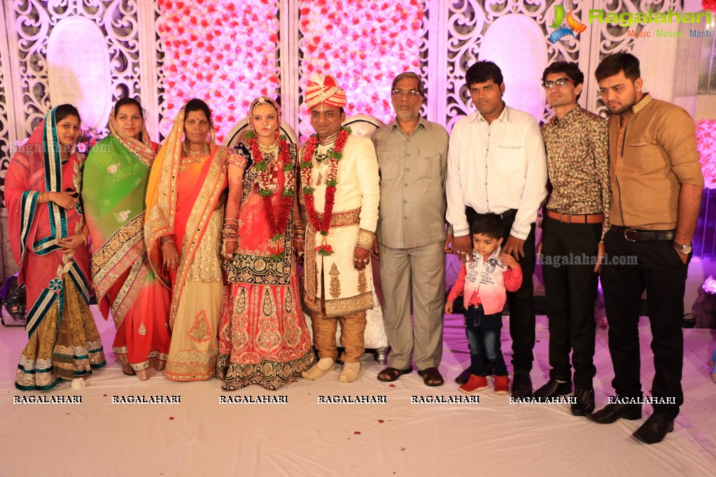 Grand Reception of Mohit Bung-Payal at Mayfair Convention, Hyderabad