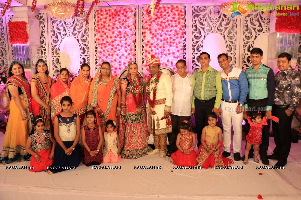 Grand Reception of Mohit Bung-Payal at Mayfair Convention, Hyderabad