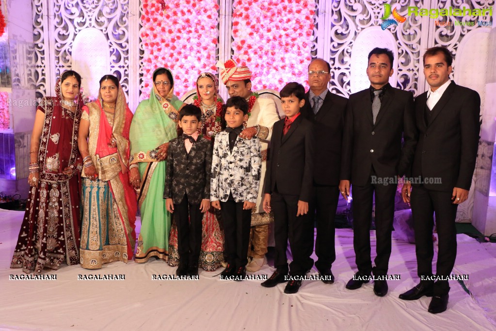 Grand Reception of Mohit Bung-Payal at Mayfair Convention, Hyderabad