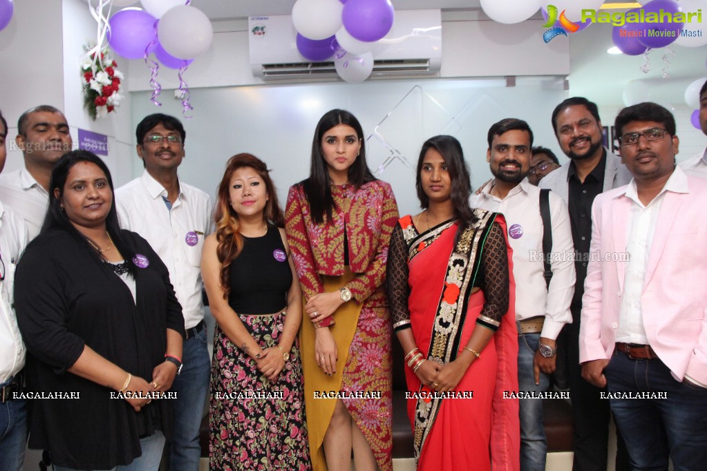 Mannara Chopra launches Naturals Salon TS and AP Franchise Outlet at Trimurthy Colony, Secunderabad