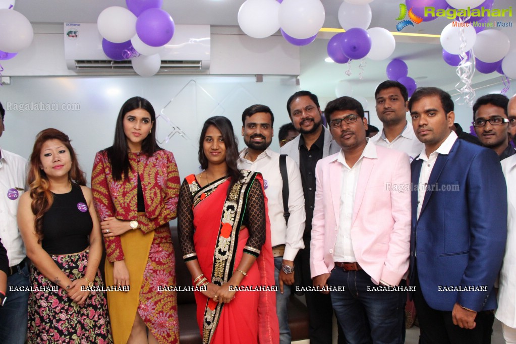 Mannara Chopra launches Naturals Salon TS and AP Franchise Outlet at Trimurthy Colony, Secunderabad